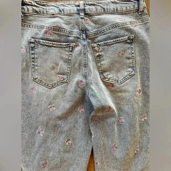 Tinseltown Butterfly Ripped Jeans NWT - Picture 7 of 8